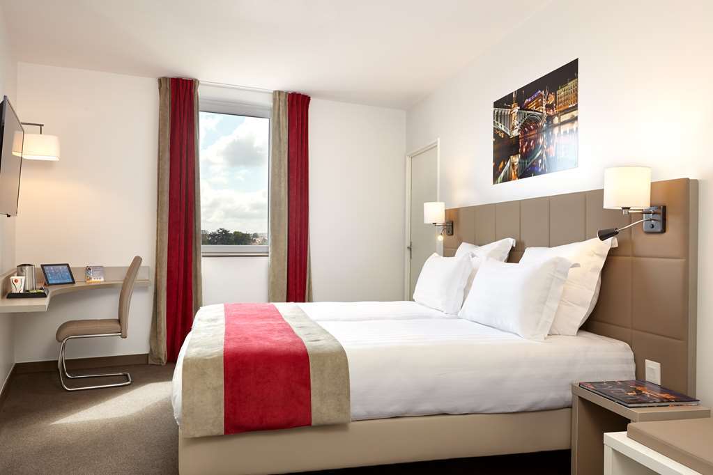 Kyriad Lyon Est Stadium Eurexpo Meyzieu Habitación foto