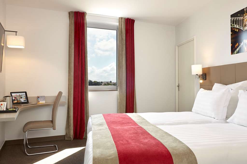 Kyriad Lyon Est Stadium Eurexpo Meyzieu Habitación foto