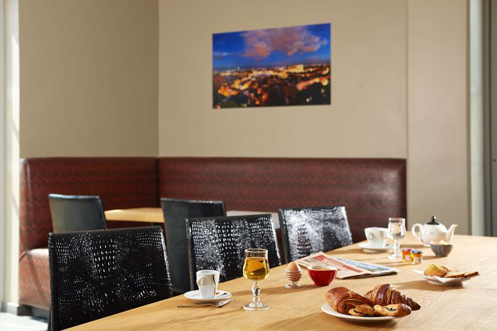 Kyriad Lyon Est Stadium Eurexpo Meyzieu Restaurante foto